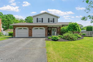 28 Elizabeth Drive Voorheesville, NY 12186