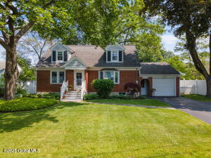 2016 Careleon Road Schenectady, NY 12303