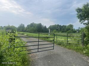 000 School House Rd Road Stuyvesant, NY 12173