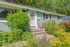 42 Brockley Drive Delmar, NY 12054