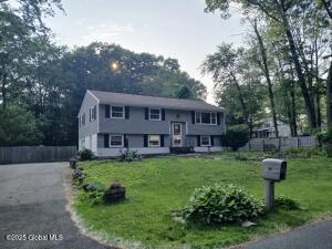 14 Bayberry Drive Clifton Park, NY 12065