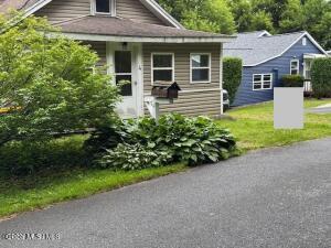 4 Yates Street Troy, NY 12180