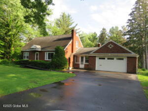 183 Van Buren Road Glenville, NY 12302