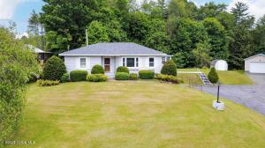 157 Lakeside Drive Mayfield, NY 12117