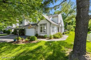 10 Malibu Hill Rensselaer, NY 12144