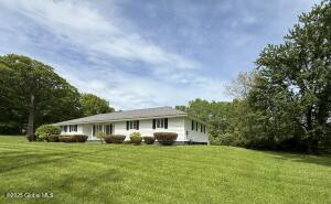 24 Regina Lane Amsterdam, NY 12010