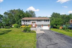 5 Bayberry Drive Clifton Park, NY 12065