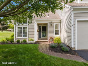 7 Ridgefield Drive Voorheesville, NY 12186
