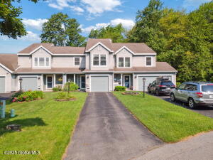3 Washington Lane Halfmoon, NY 12065