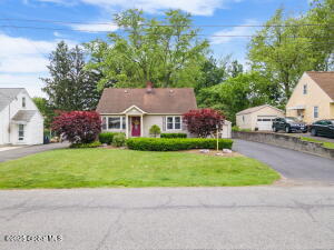 9 Carol Ann Drive Colonie, NY 12205