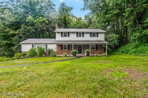 35 Terrace Court Ballston Lake, NY 12019