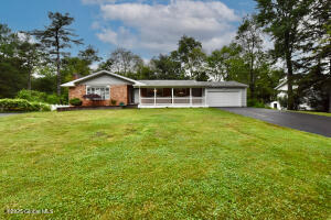 618 Maywood Avenue Guilderland, NY 12303