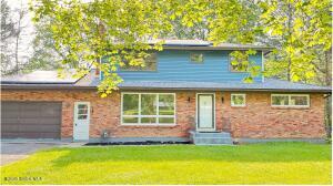 631 St. David's Lane Niskayuna, NY 12309