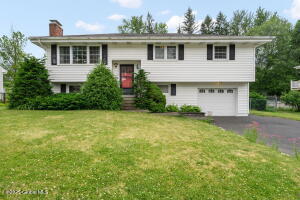 10 Ravenwood Drive Albany, NY 12205