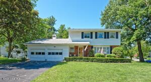 8 Woodland Drive Schenectady, NY 12309