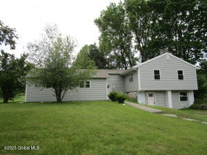 556 Cottrell Road Hoosick Falls, NY 12090