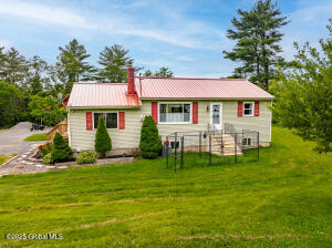 2560 Creek Road Esperance, NY 12066