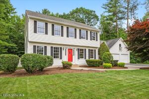27 Willow Road Queensbury, NY 12804