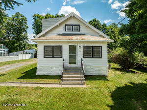 18 Orchard Terrace Wynantskill, NY 12198