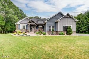 2794 W Lydius Street Guilderland, NY 12306