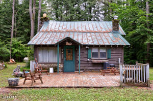 33 Chuckwagon Drive Lake Luzerne, NY 12846