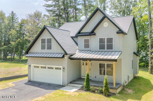 233 Pinewood Drive Schenectady, NY 12203