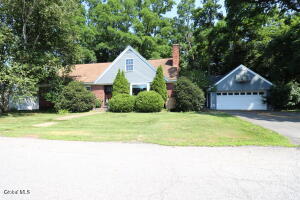 9 Lindberg Court Scotia, NY 12302