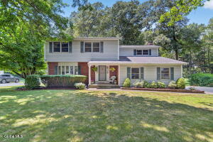 52 Sonat Road Clifton Park, NY 12065