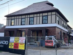 122 Regent Street Saratoga Springs, NY 12866