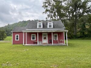 8 Rabbit College Road Petersburgh, NY 12138