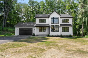 1 Aspen Circle Albany, NY 12208