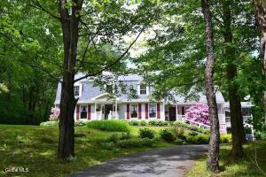 17 Johnny Cake Hollow Road Melrose, NY 12121