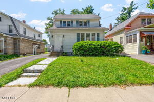 93 Hollywood Avenue Albany, NY 12208