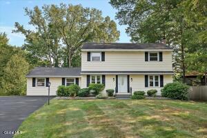 3 Leslie Court Halfmoon, NY 12065