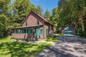 89 Hunt Lake Road Corinth, NY 12822