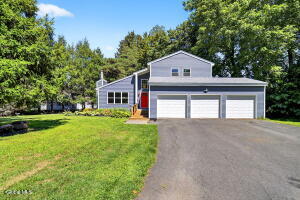 3 N Chestnut Hill Road Loudonville, NY 12211