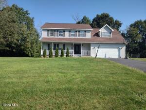 29 Blue Jay Way Rexford, NY 12148