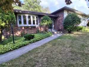 341 W Highland Drive Guilderland, NY 12303