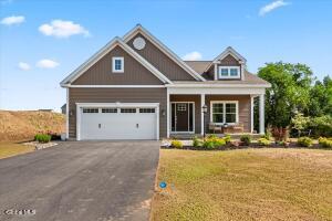 12 Clover Leaf Drive Halfmoon, NY 12065