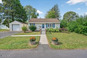 29 Prince Court Loudonville, NY 12211