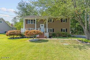 19 S Westcott Road Schenectady, NY 12306