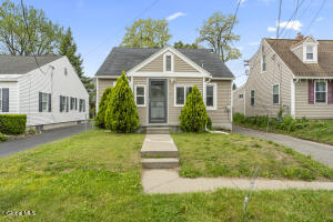 14 Woodside Avenue Colonie, NY 12205