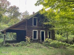 288 Lang Road Moriah, NY 12960
