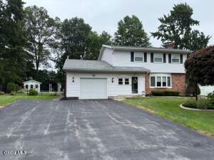 26 Gaslight Drive Colonie, NY 12205
