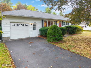 9 Apple Blossom Lane Voorheesville, NY 12186