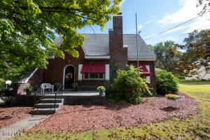 20 Chester Court Troy, NY 12182