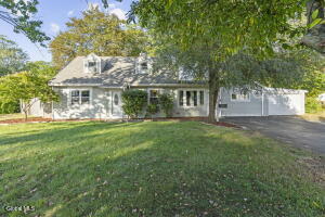 1076 Outer Drive Schenectady, NY 12303