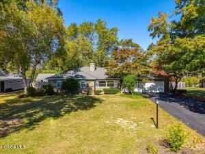 10 Willo Lane Loudonville, NY 12211