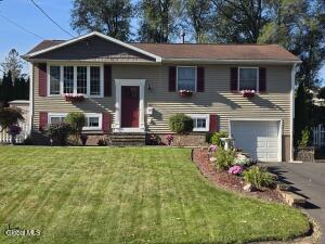20 Crestone Road Colonie, NY 12205