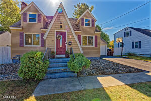 27 Miles Standish Road Schenectady, NY 12306